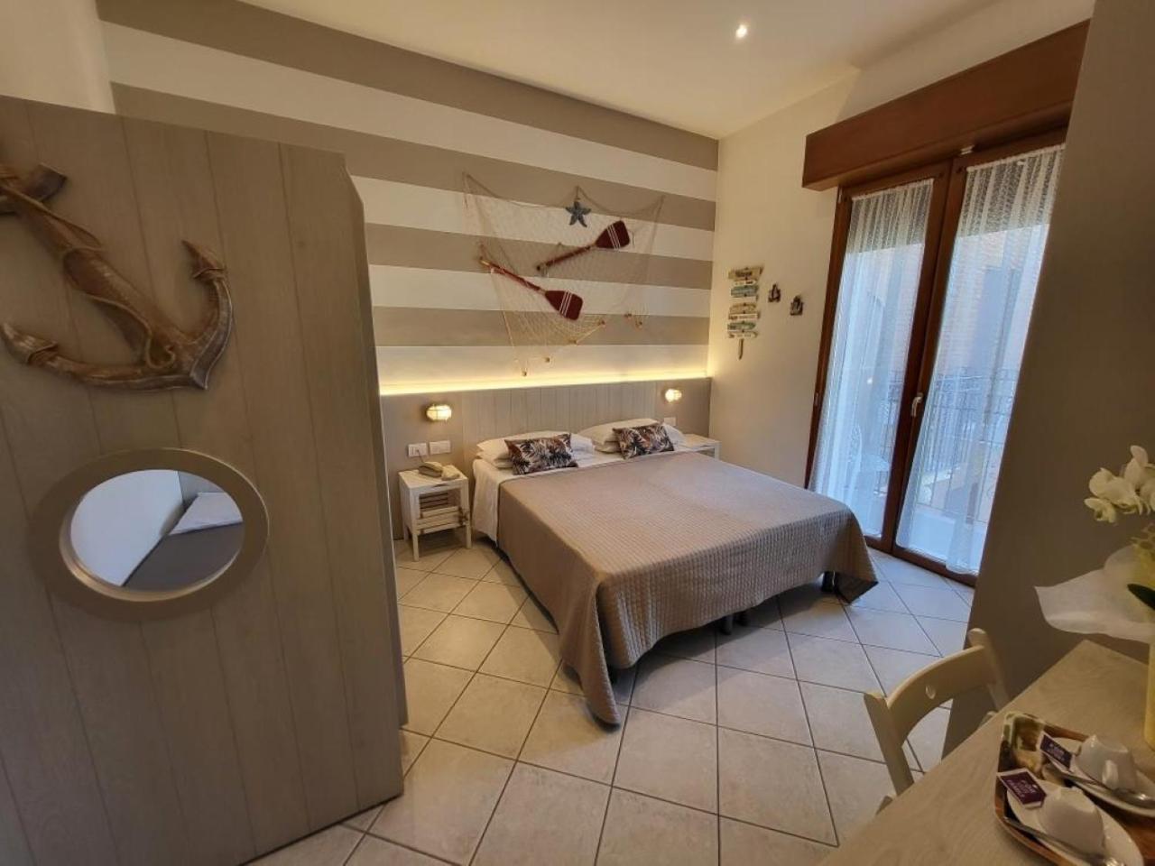 Hotel Villa Fulgida Cattolica Exterior foto